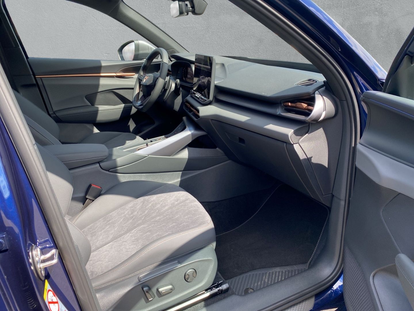 Fahrzeugabbildung CUPRA Terramar 2.0 4Drive VZ*HUD*Navi*Cam*Matrix*