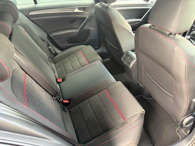 Fahrzeugabbildung Volkswagen Golf VII GTI Performance+Panorama+AHK+CarPlay+