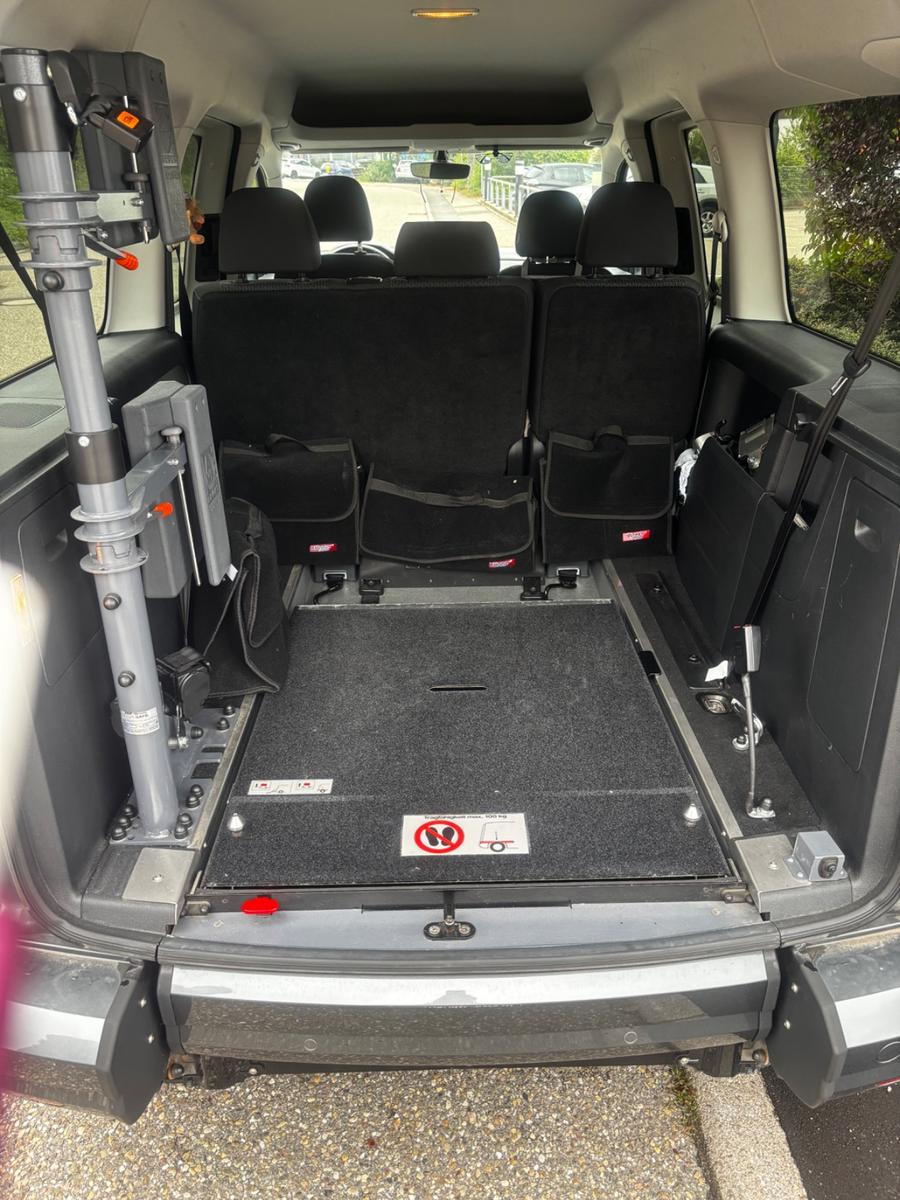 Volkswagen Caddy Maxi Rollstuhlrampe FutureSafe EasyPull