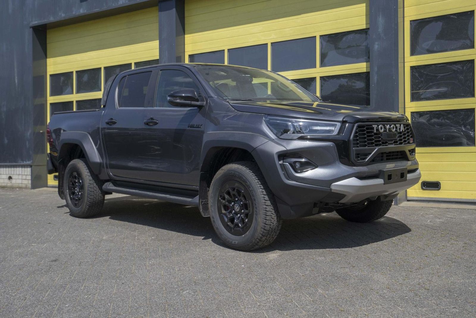 Toyota Hilux 2.8 D-4D Double Cab GR Sport imagem 2