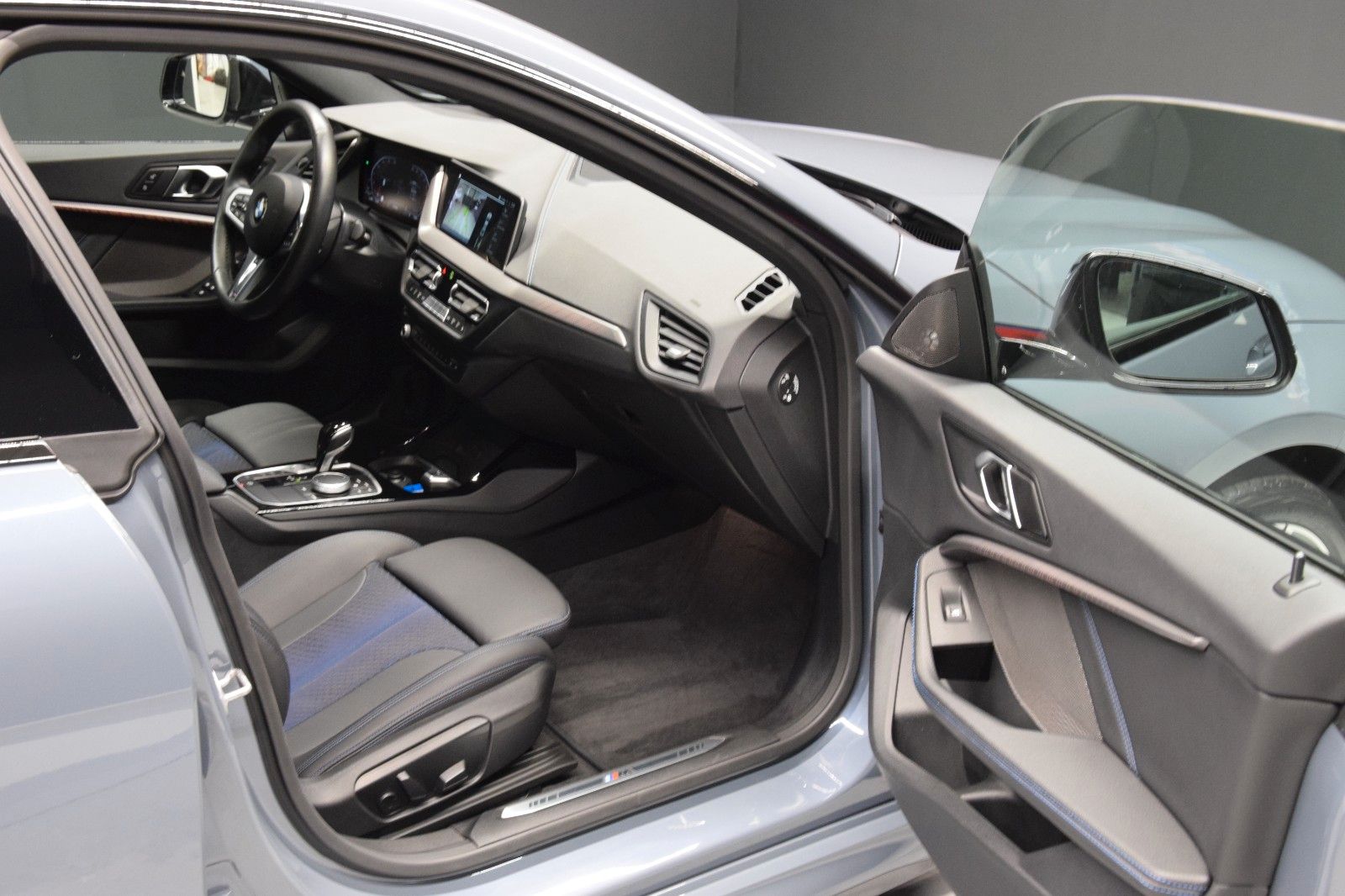 Fahrzeugabbildung BMW 218i Gran Coupé M Sport H&k Panorama HuD Memory