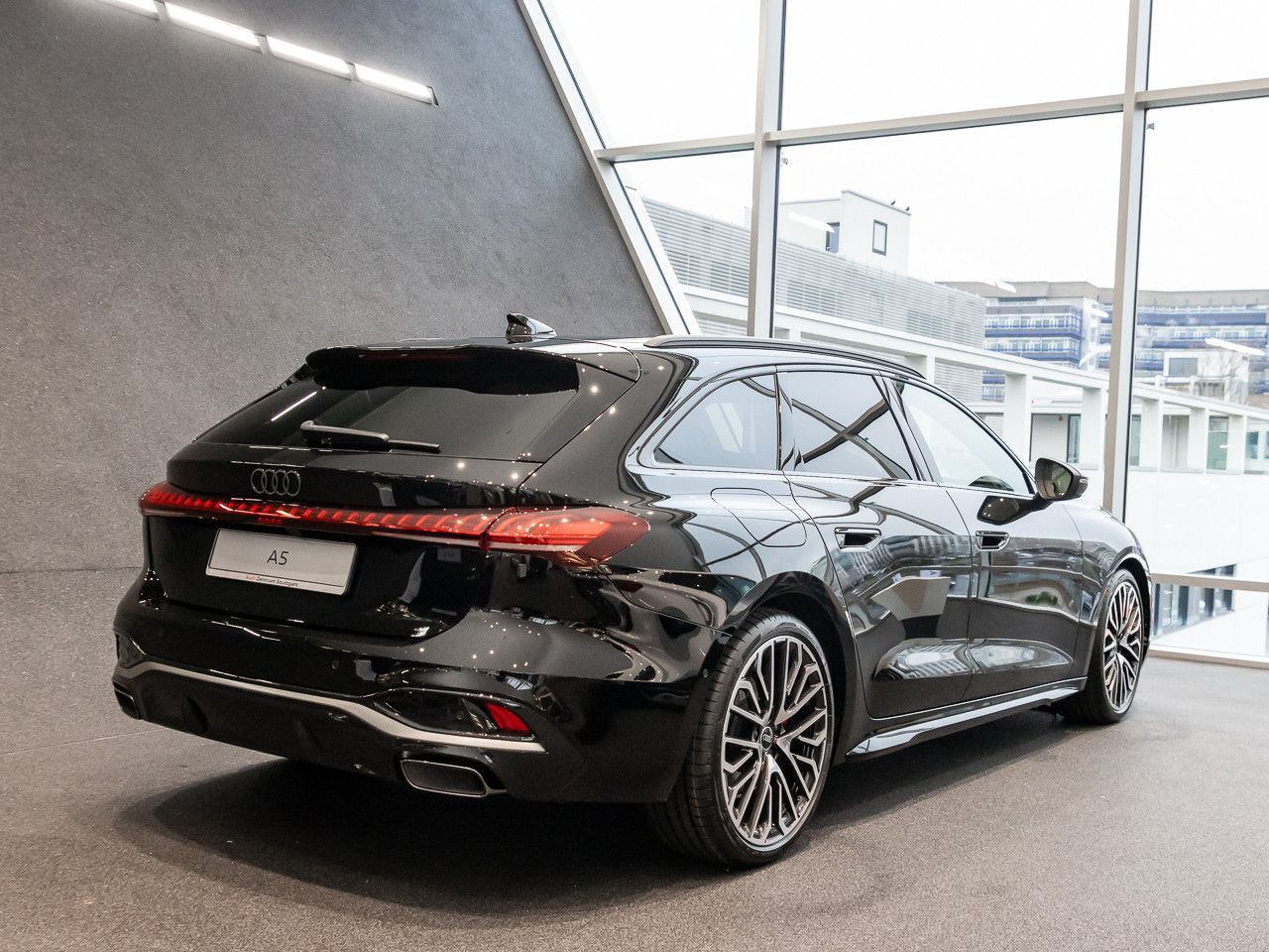 Audi A5 Avant edition one TFSI quattro 150kW S line foto 3