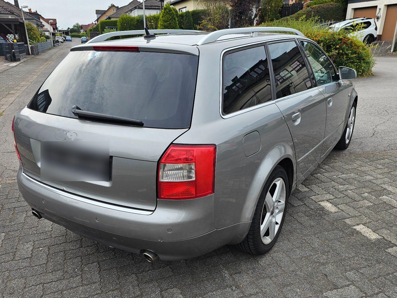 Audi A4 2004 — interior