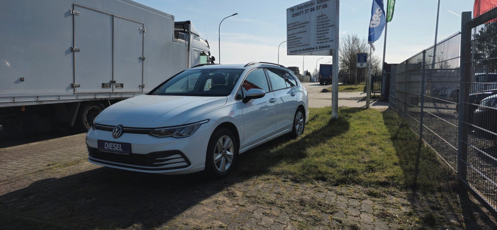 Volkswagen Golf VIII Variant /Standheizung/LED/Panoramadach imagem 2