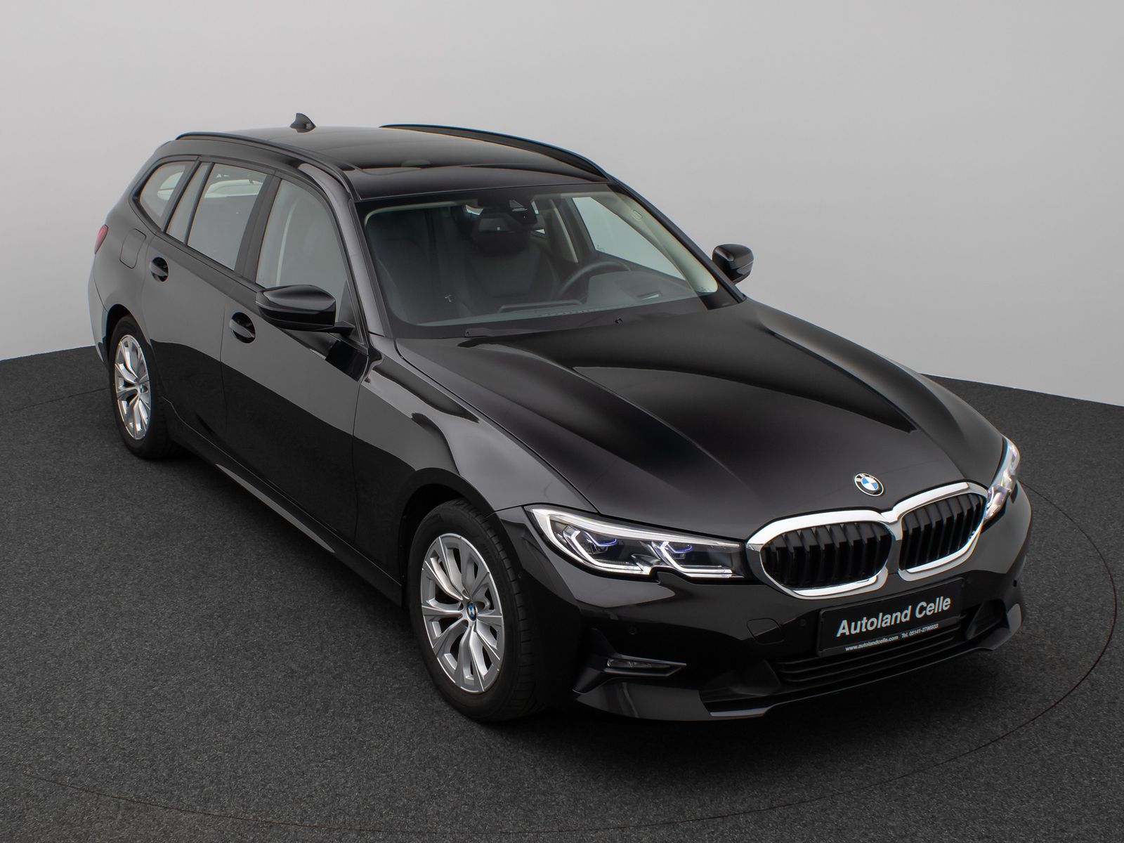 Fahrzeugabbildung BMW 320d Panorama Laser PDC HUD HiFi Komfort Alarm
