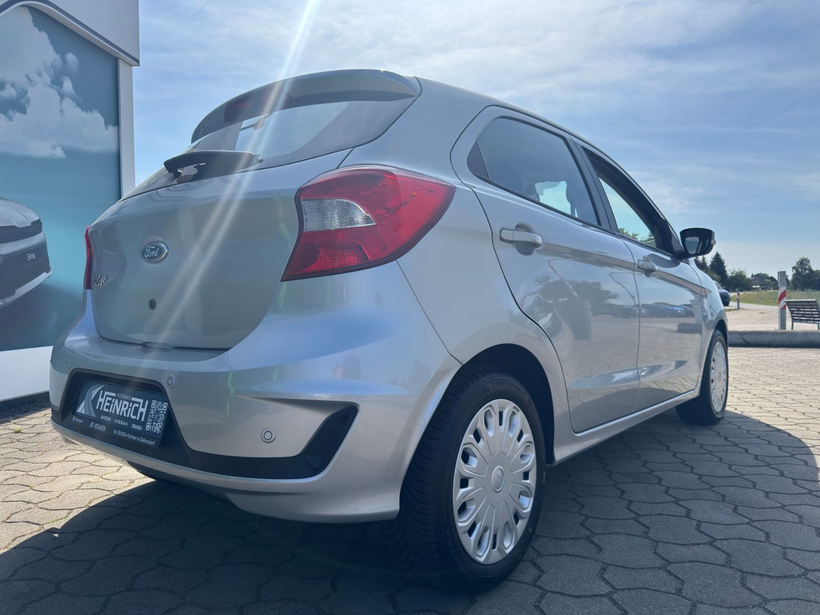 Fahrzeugabbildung Ford Ka+ 1.2 86PS 5-Gang*BehFro*SHZ*PDC*Allwetter
