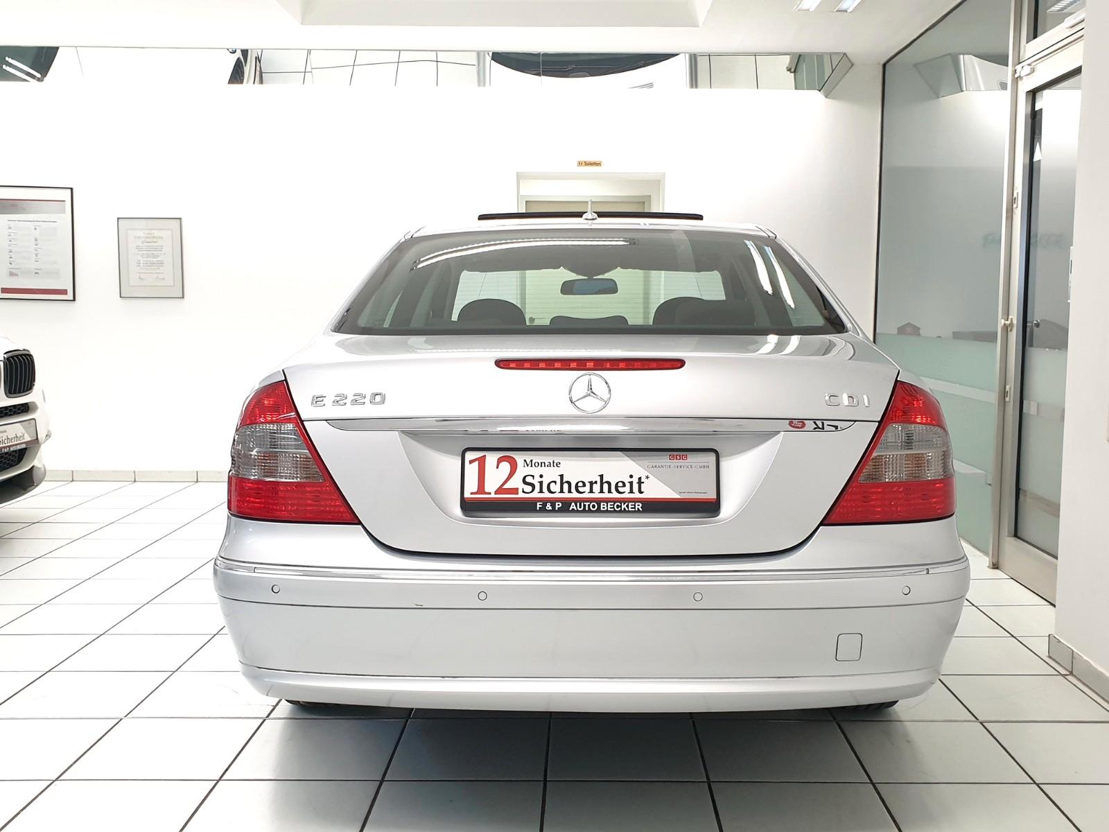 Mercedes-Benz E 220 CDI 2.Hand Scheckheft MB Navi BiXenon PDC