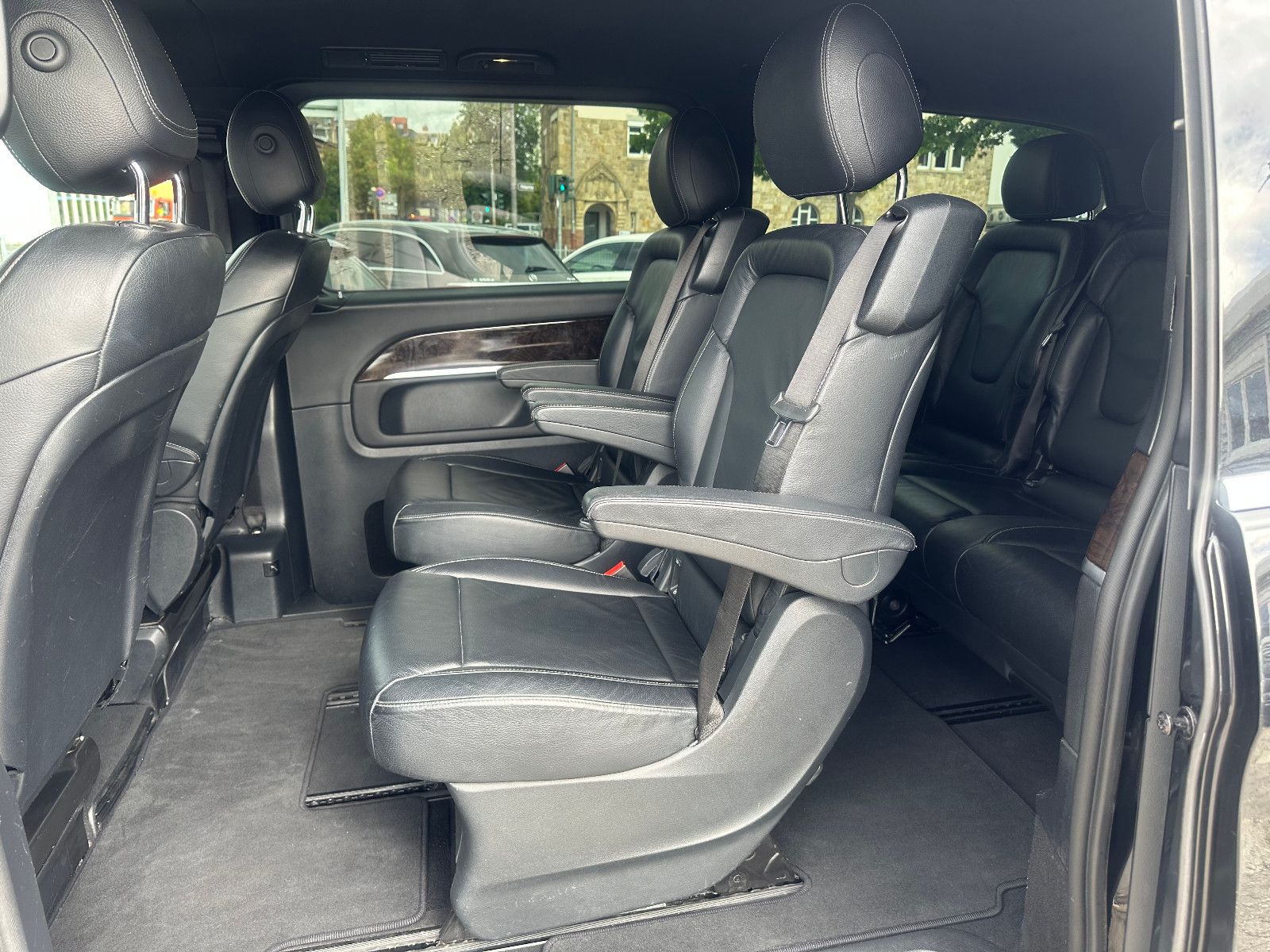 Fahrzeugabbildung Mercedes-Benz V 250d 4MATIC AVANTGARDE*AHK+EXTRA LANG