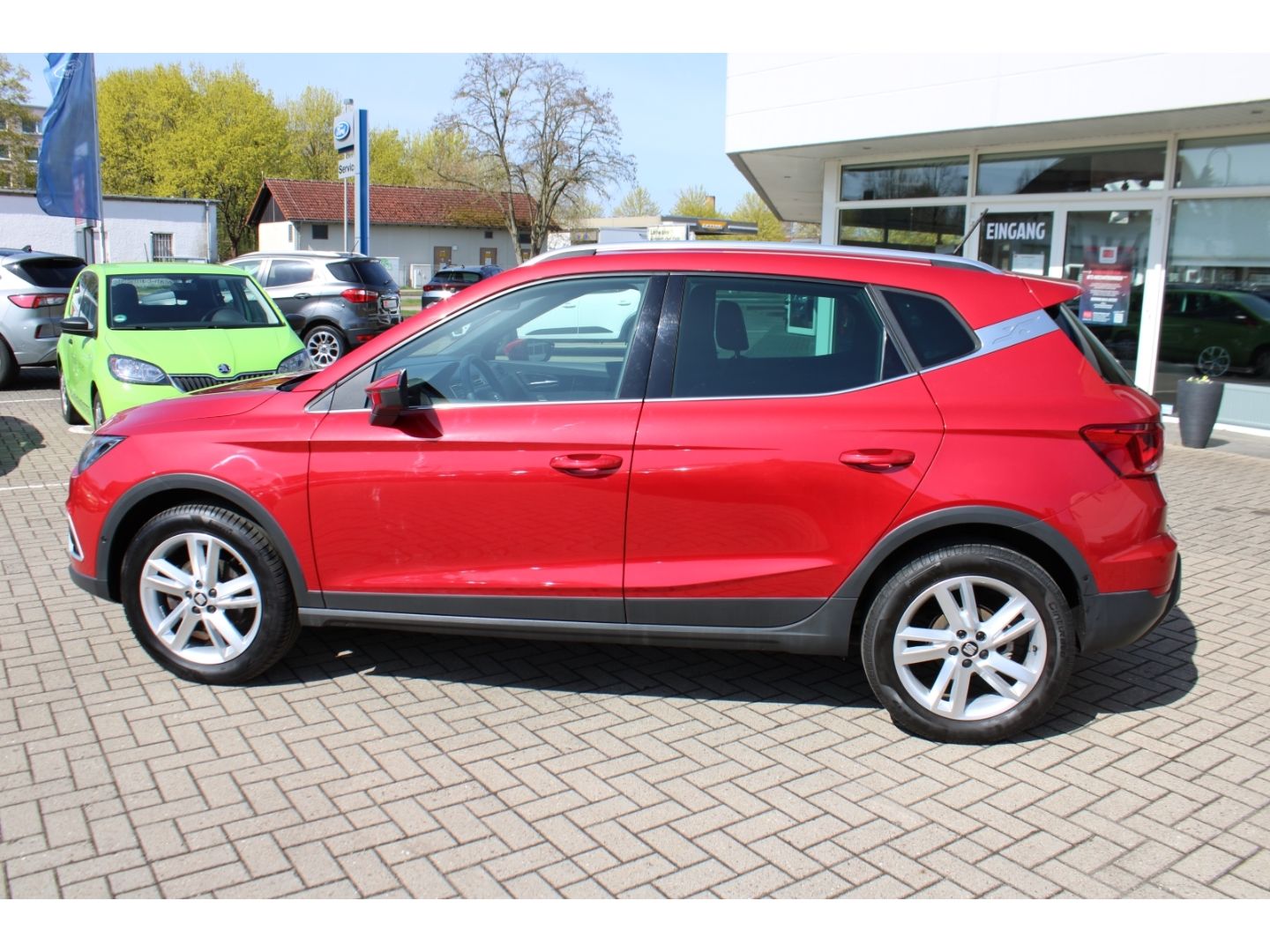 Fahrzeugabbildung SEAT Arona 1.0 TSI FR LED Navi TWA PDC DAB SHZ Tempom