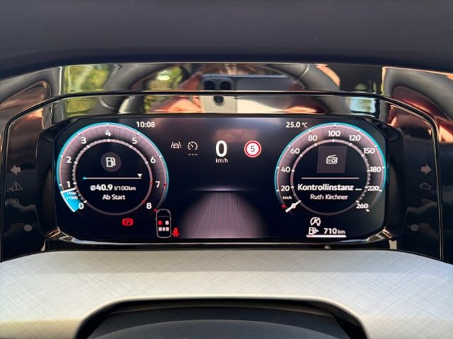 Fahrzeugabbildung Volkswagen Golf Variant 1.5 TSI LED SHZ AHK KLIMA APP-CONNE