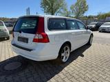 Volvo V70 Kombi Momentum AWD - Volvo V70 Awd mit Benzin-Antrieb