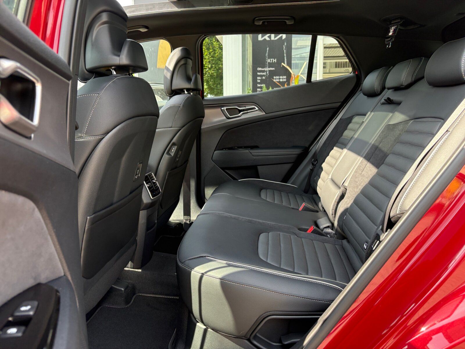 Fahrzeugabbildung Kia SPORTAGE 1.6T HEV AWD GT-Line SD GD DRI SOUN AKT