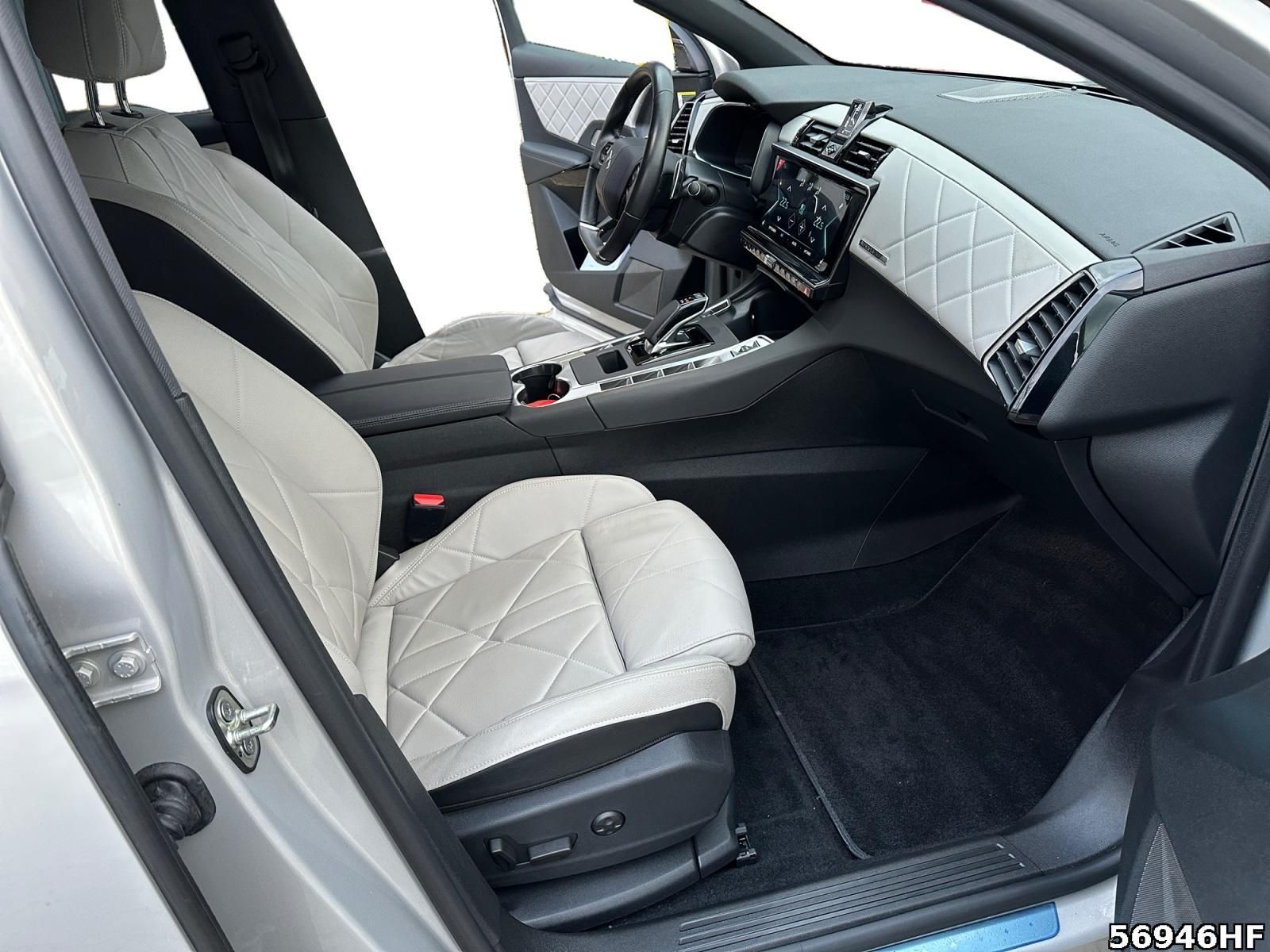 Fahrzeugabbildung DS Automobiles DS7 Hybrid 4x2, Rivoli