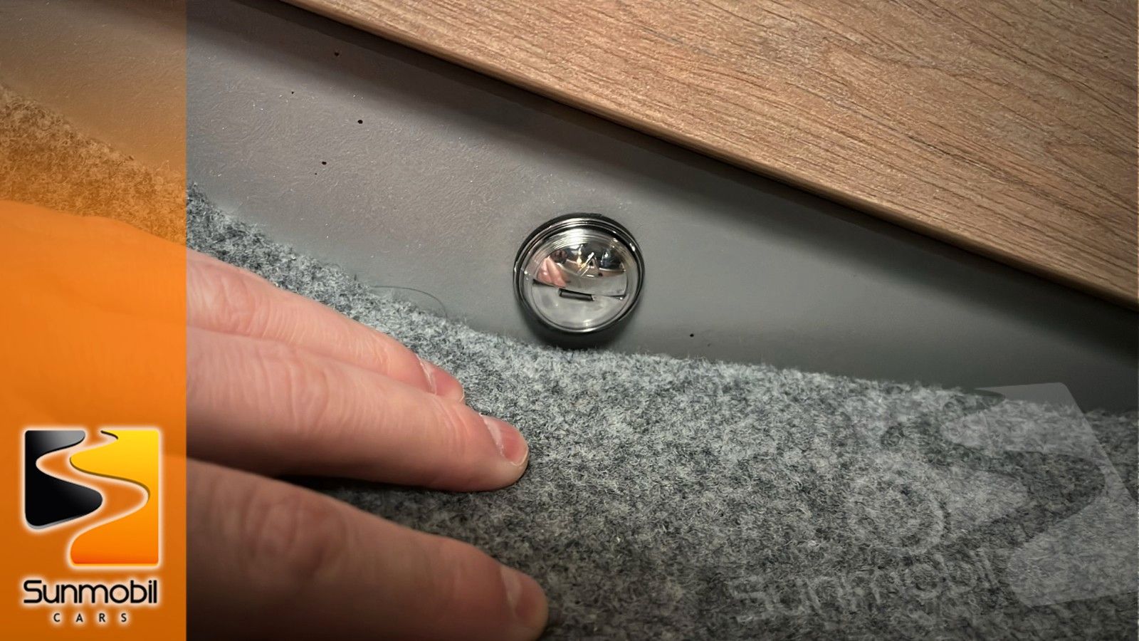Fahrzeugabbildung Volkswagen T5 Beach Bulli CamperVan Aufstelldach
