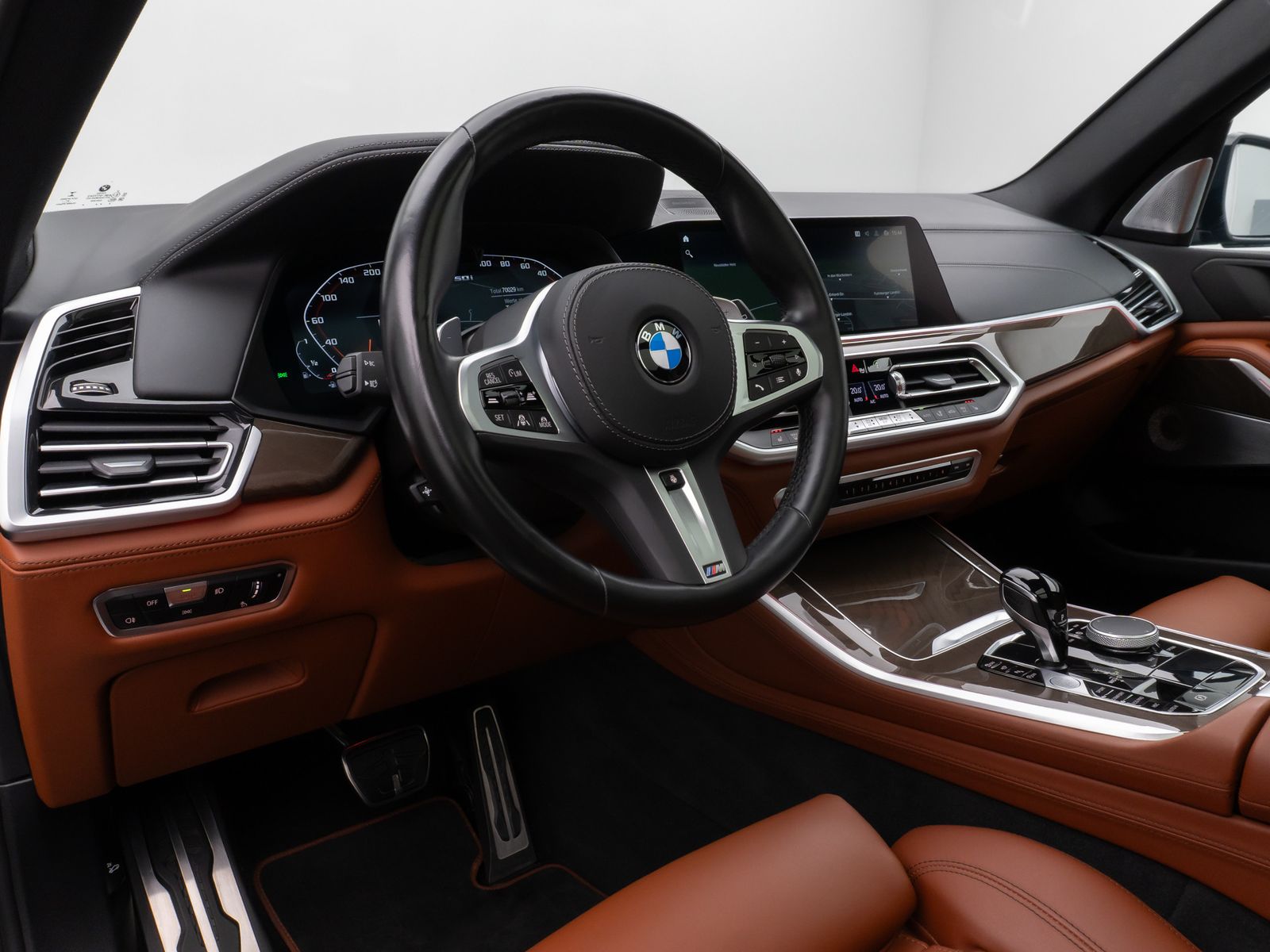 Fahrzeugabbildung BMW X5 M50i 360°Laser SkyLounge HUD B&W SoftCL AHK