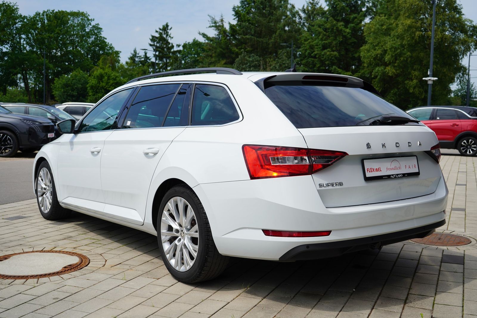 Skoda Superb Combi 2.0 TDI Active LED Notrufassistent foto 3