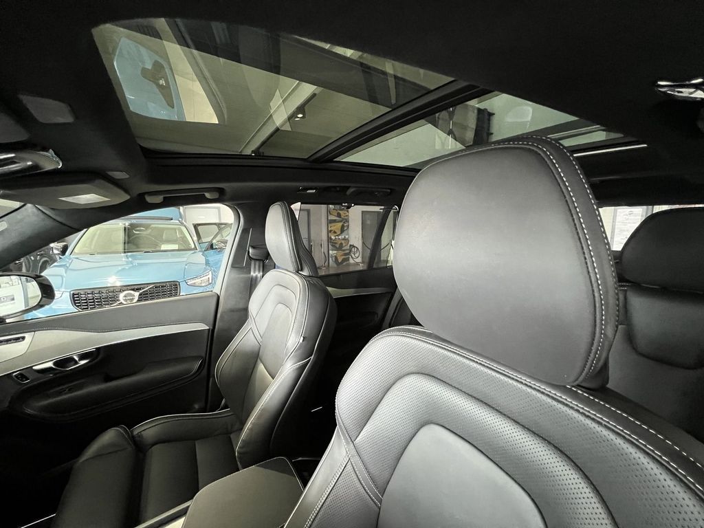 Volvo XC90 T8 Ultimate Dark Recharge AWD UPE101K B&W