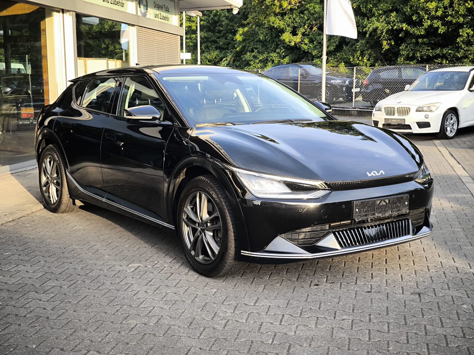 Fahrzeugabbildung Kia EV6 2WD WERKSGAR+NAVI+LED+SHZ+DAB+KAMERA+ACC+19"