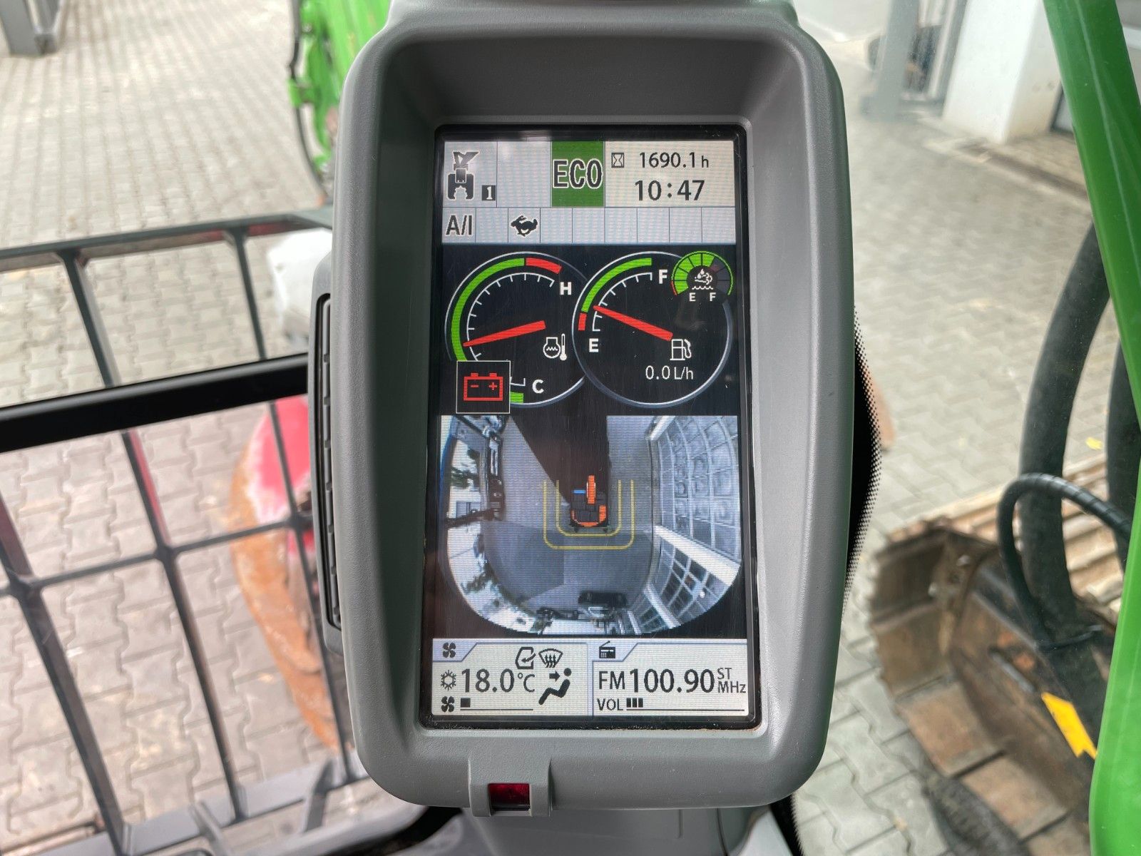 Fahrzeugabbildung Hitachi ZX225USLC-6 / 1.690h / OQ65 / Greifersäge