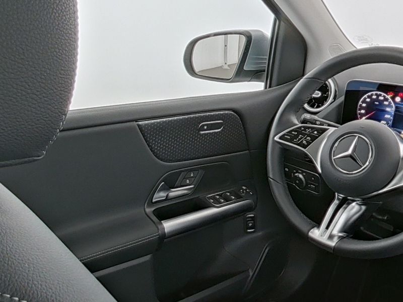 Fahrzeugabbildung Mercedes-Benz B 180 Progressive Adv.*Kamera*LED*Easy-Pack*MBUX