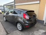 Ford Fiesta Titanium Kleiner Unfall vorne - Ford: Unfallwagen