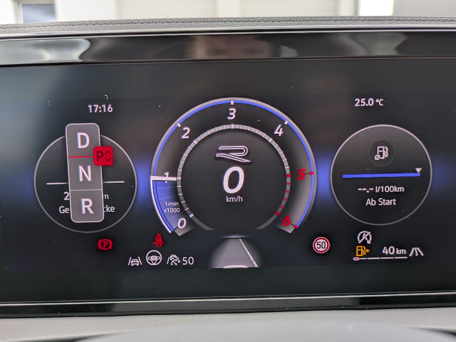 Fahrzeugabbildung Volkswagen Tiguan 2.0 TDI 4M R-Line PANO*H&K*AHK*MATRIX*20"