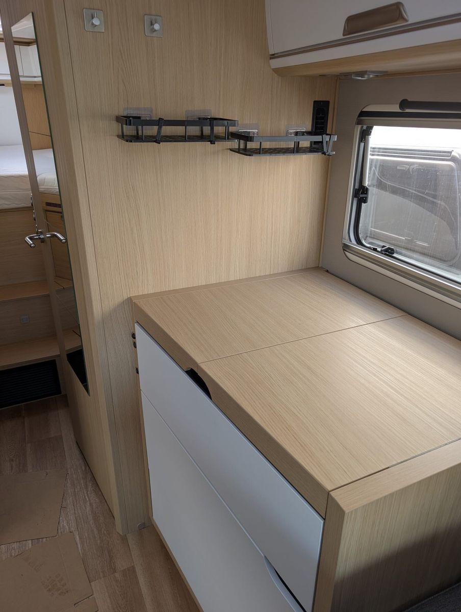 Fahrzeugabbildung Niesmann + Bischoff Smove 7.4 E Hubstützenanlage,Wechselrichter