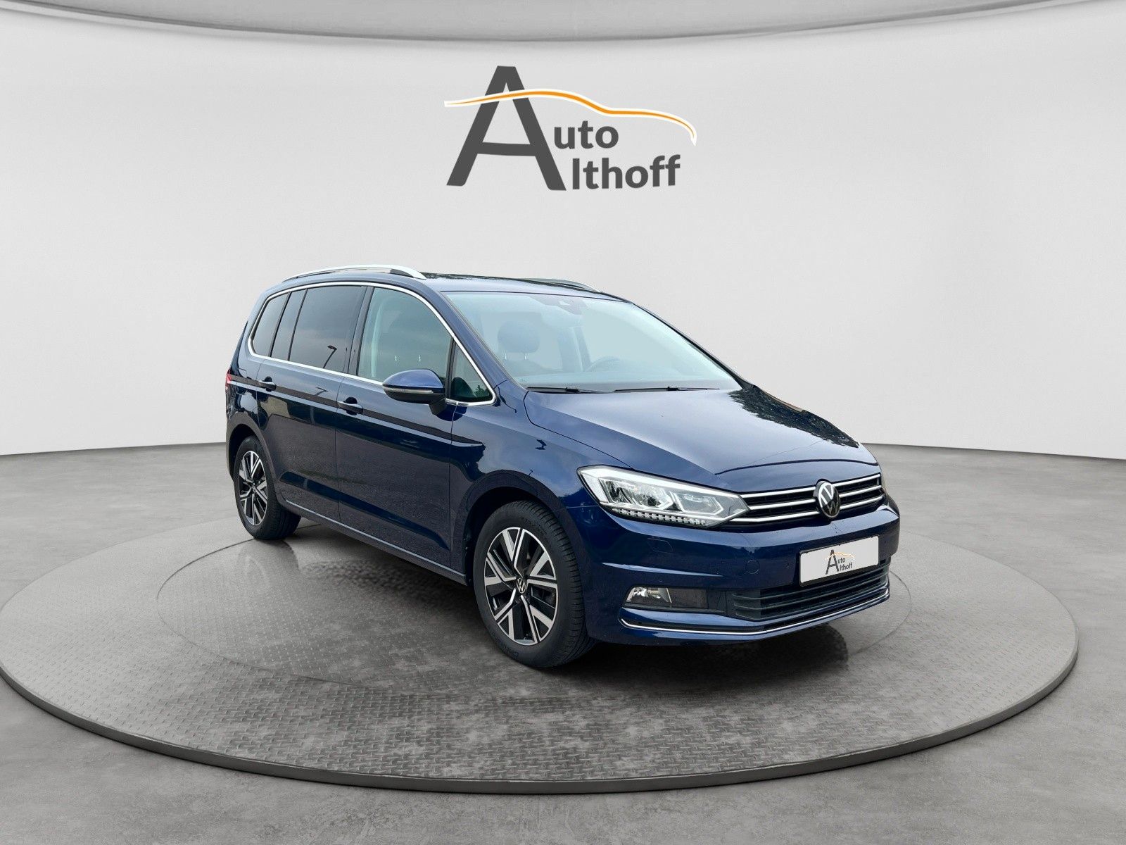 Volkswagen Touran 2.0TDI Highline DSG LED ACC NAV eHeck SHZ