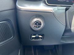 Fahrzeugabbildung Mercedes-Benz C 220d T Avantgarde AHK MBUX LED ACC Kamera 1.Hd