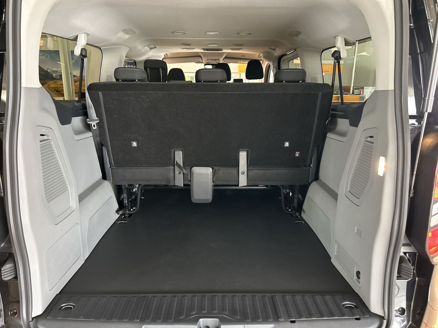 Fahrzeugabbildung Ford Transit Custom Kombi 320L2 Trend 2.0 EcoBlue Nav