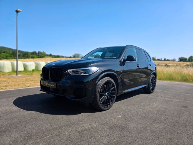 BMW xDrive30d MSportPano/HUD/22"/H&amp;K/Ahk