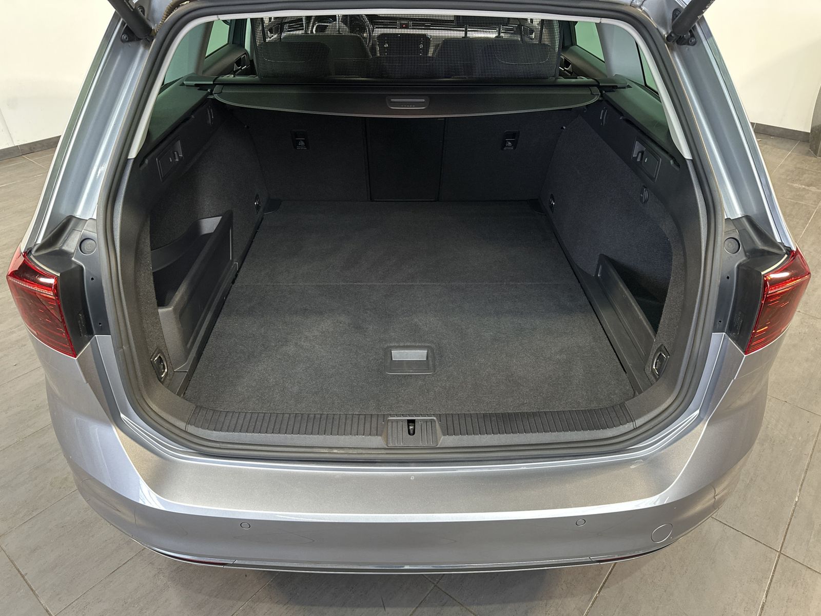 Fahrzeugabbildung Volkswagen Passat Variant GTE NAV+IQ-LIGHT+360°+STANDHEIZUN