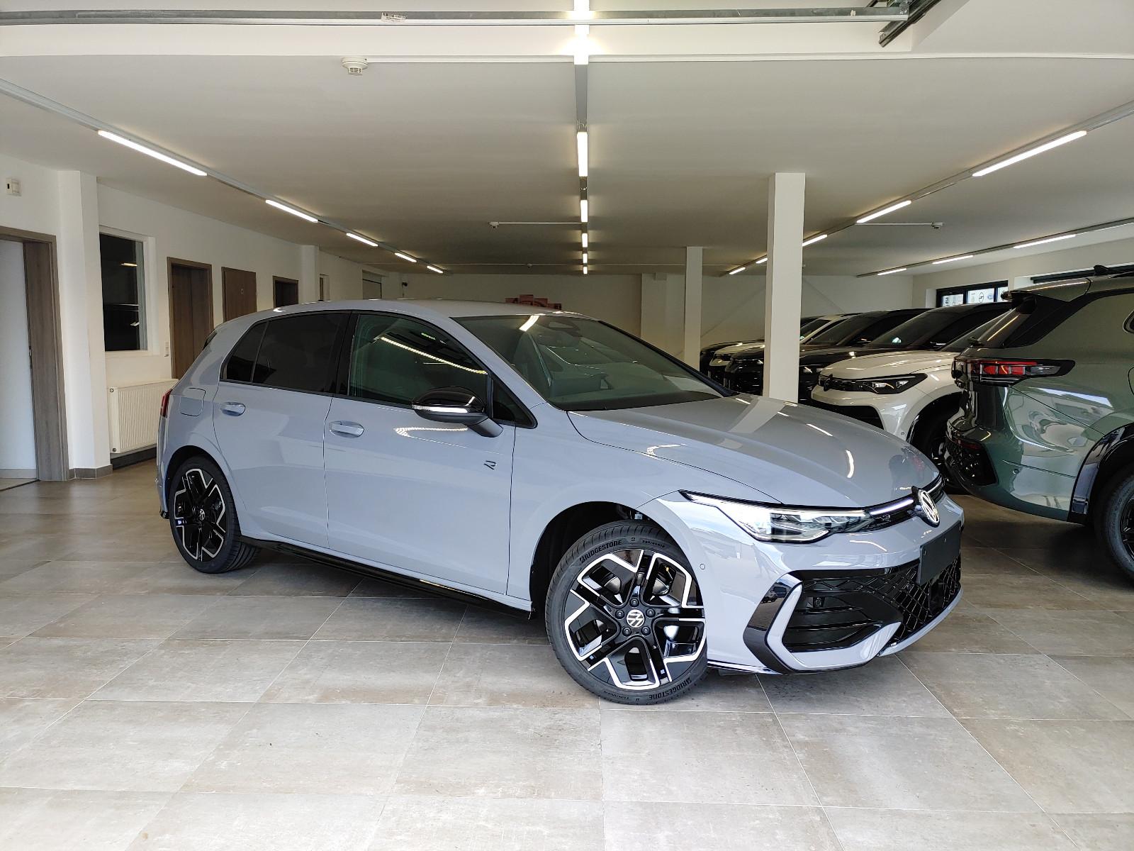 Volkswagen Golf 1.5 eTSI DSG R-Line AHK/AppCon/Kamera/ACC