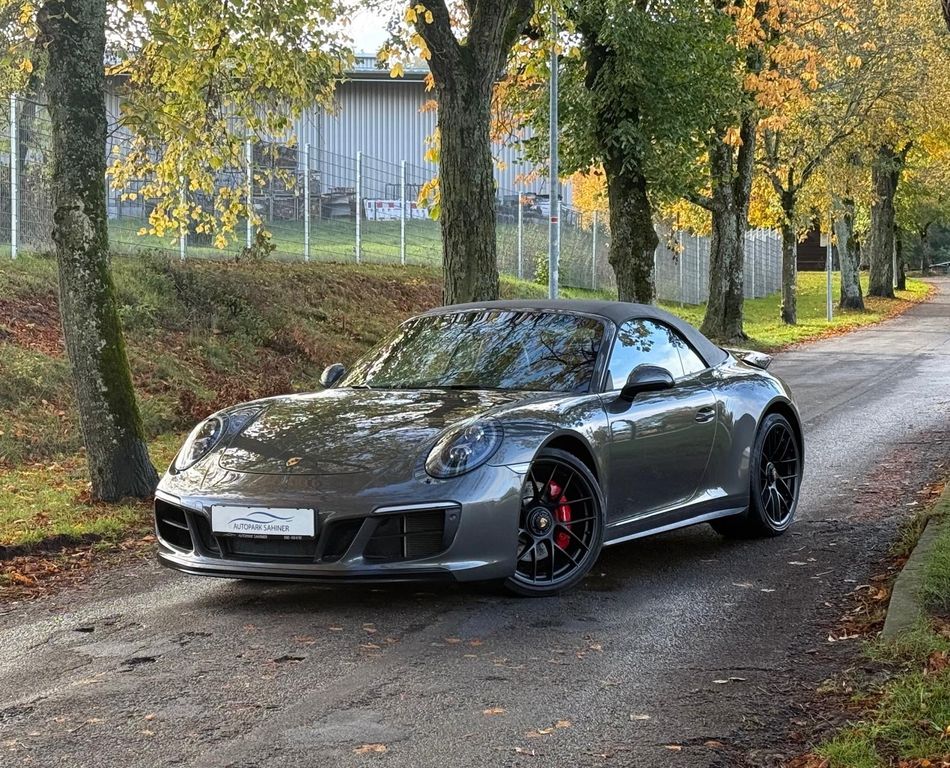 PORSCHE 911 2018