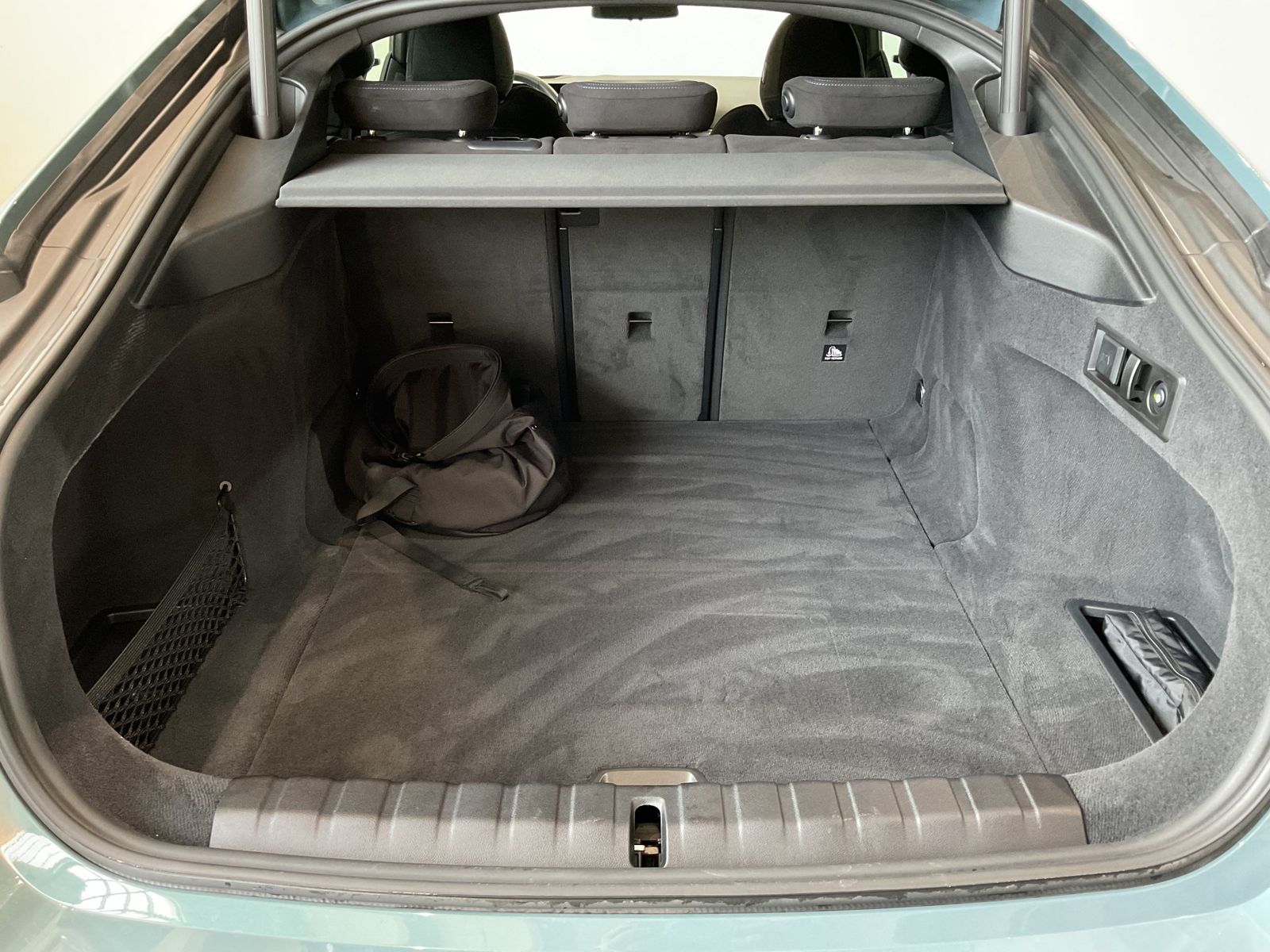 Fahrzeugabbildung BMW i4 M50 M Sportpaket pro | 19" LMR | Harman Kardo