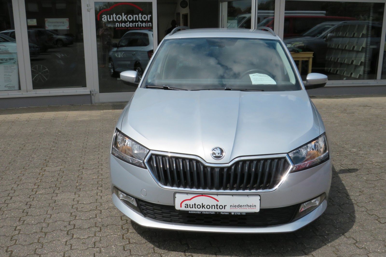 Fahrzeugabbildung SKODA Fabia Combi Ambition NAVI PDC GJ SITZH APP 1.HD