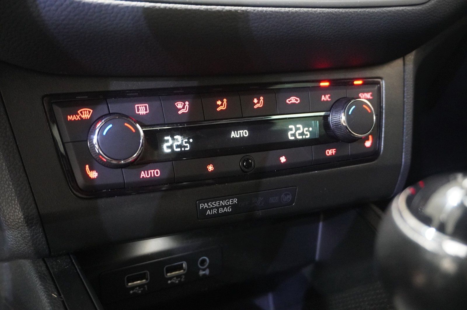 Fahrzeugabbildung SEAT Ibiza 1.0 TSI FR SPORT NAVI/LED/VIRTU./SHZ/TEMP.
