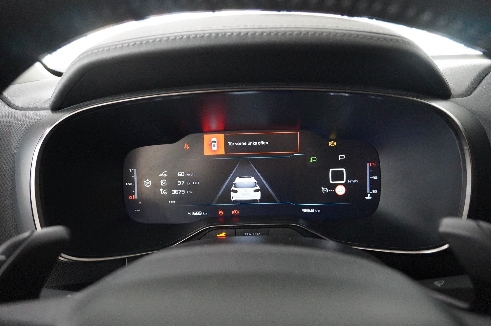 Fahrzeugabbildung Citroën C5 Aircross PLUS 145 E-DSC NAVI/LED/KAMERA/DAB+