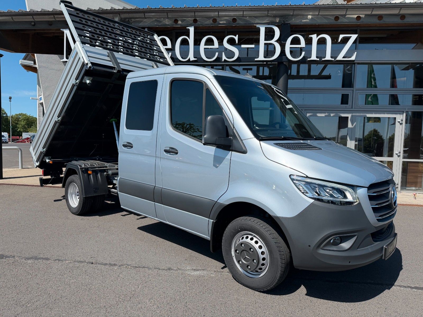 Fahrzeugabbildung Mercedes-Benz Sprinter 519 CDI DoKa Henschel 3-S-Kipper