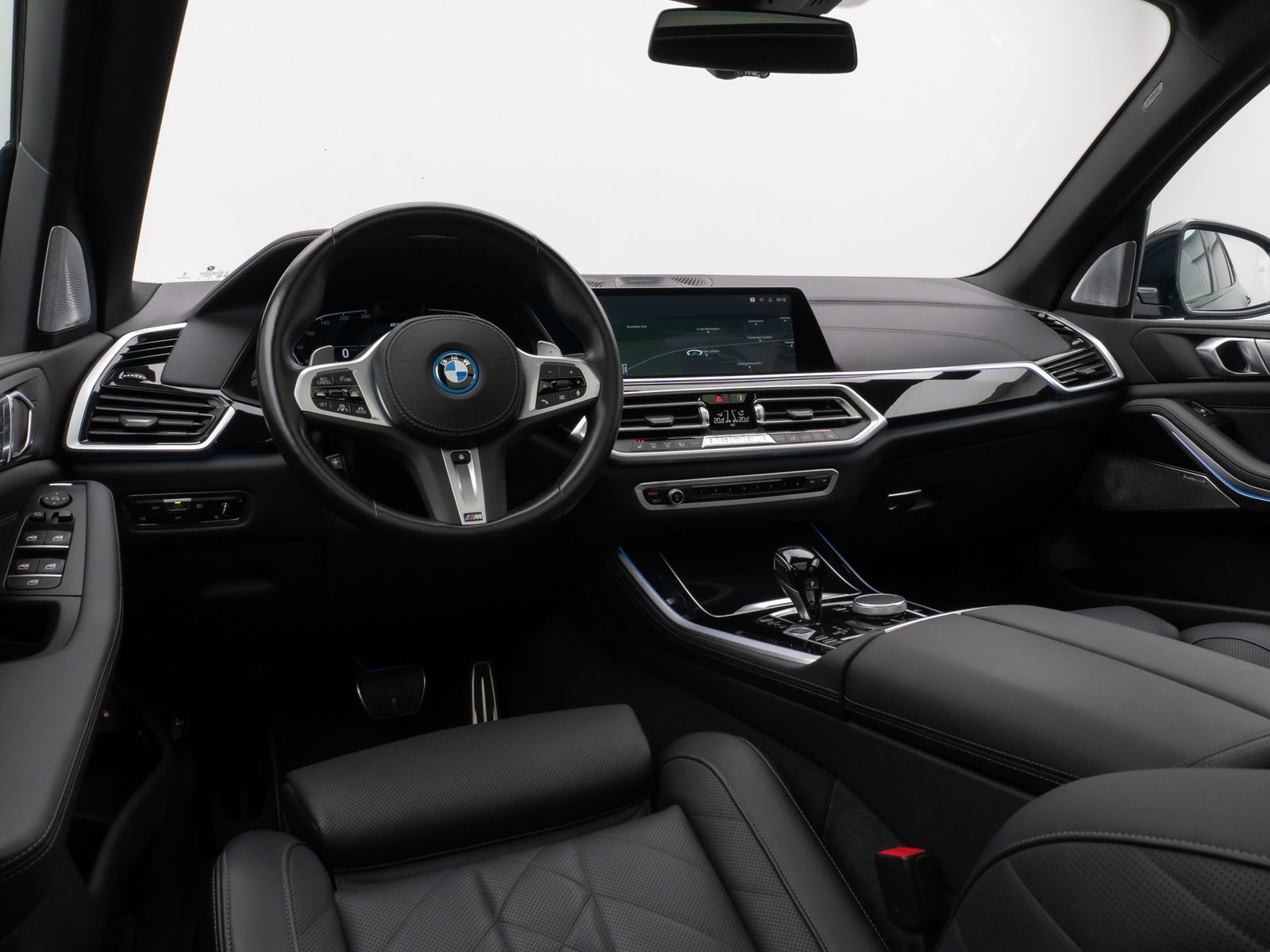 Fahrzeugabbildung BMW X5 xD45e M Sport Panorama Laser 360°HUD DAB B&W