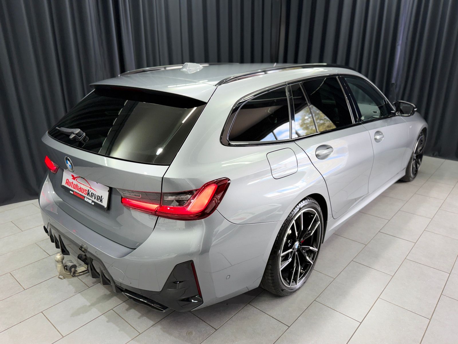 Fahrzeugabbildung BMW M340i Touring xDrive|M-SITZE|360°KAMERA|AHK|VOLL