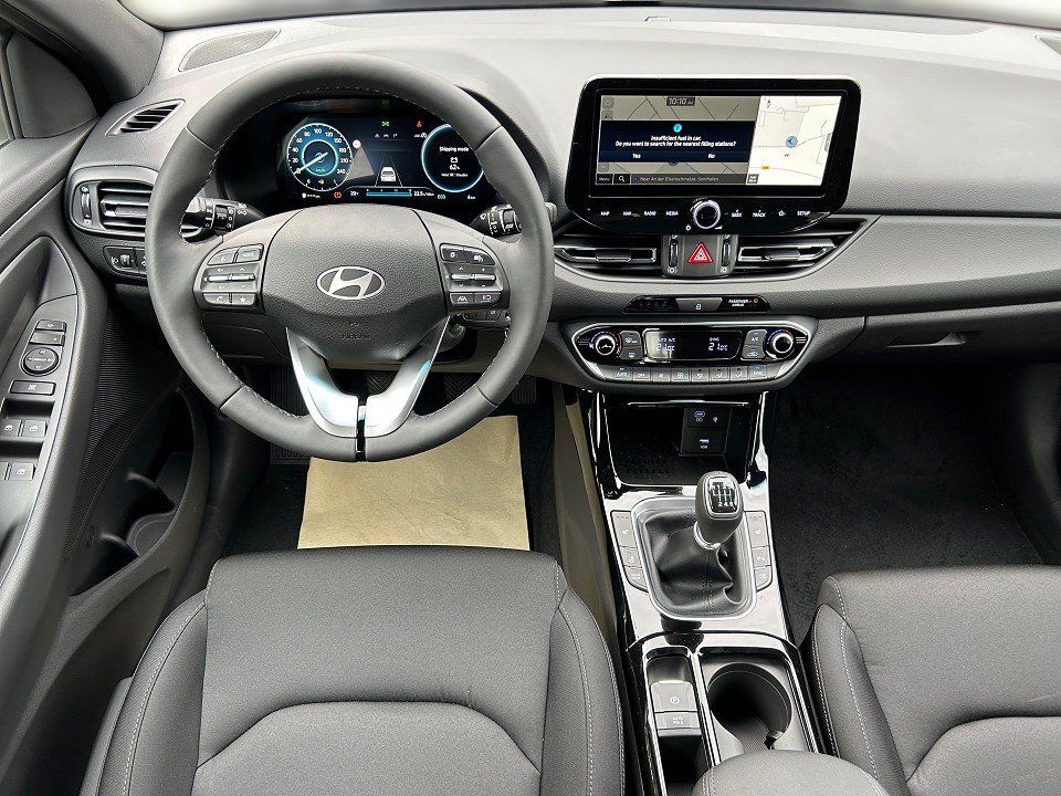 Fahrzeugabbildung Hyundai i30 MY25 1.5T 48V ADVANTAGE LED+NAVI 5J-GARANTIE