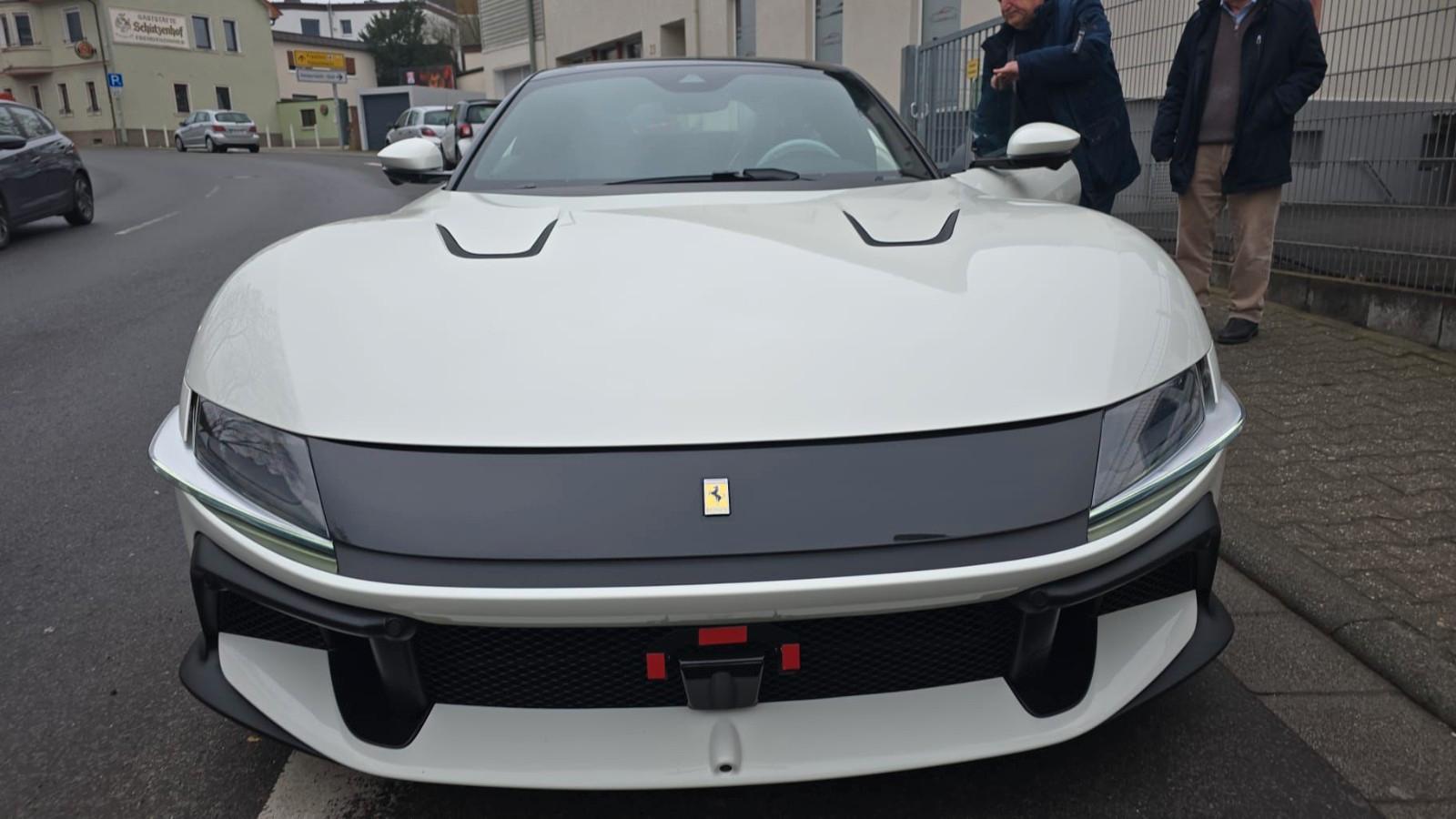 Ferrari 12Cilindri, Lift- Panorama, Display, 360° Kamera