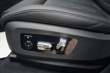 Fahrzeugabbildung BMW X6 xDrive 40 d M Sport Pano*Iconic*360 K*Shz*H&K