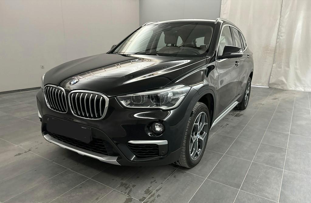 BMW X1 sDrive 18 d xLine Leder / Panorama / Navi