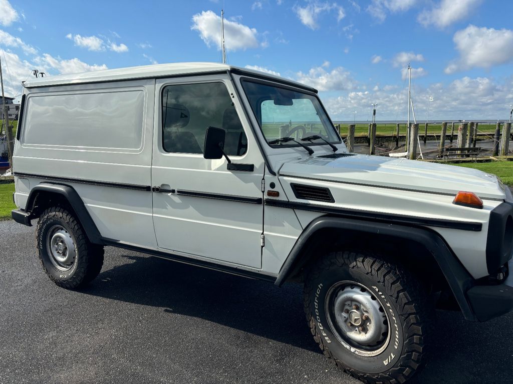Mercedes-Benz G 270