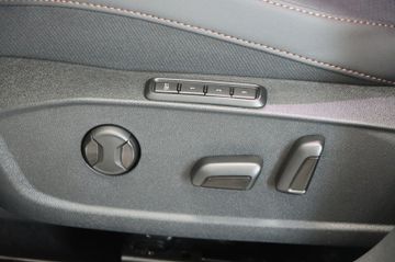 Cupra Leon Sportstourer 1.5 AHK Pano 19Zoll Sennheiser