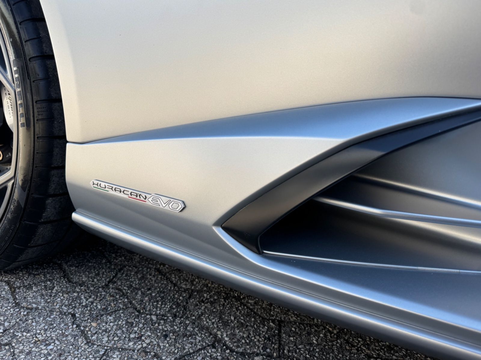 Fahrzeugabbildung Lamborghini Huracán EVO V10 /LIFT/SENSONUM/KAMERA/ACC