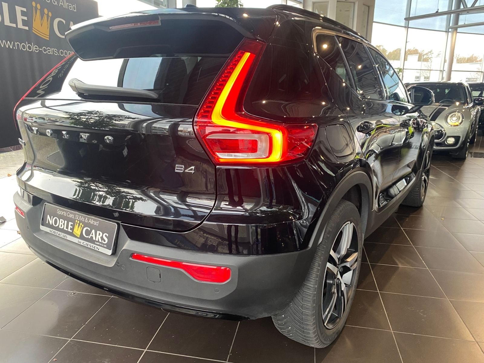 Fahrzeugabbildung Volvo XC40 R Design 2WD AHK LED NAV SHZ ALU