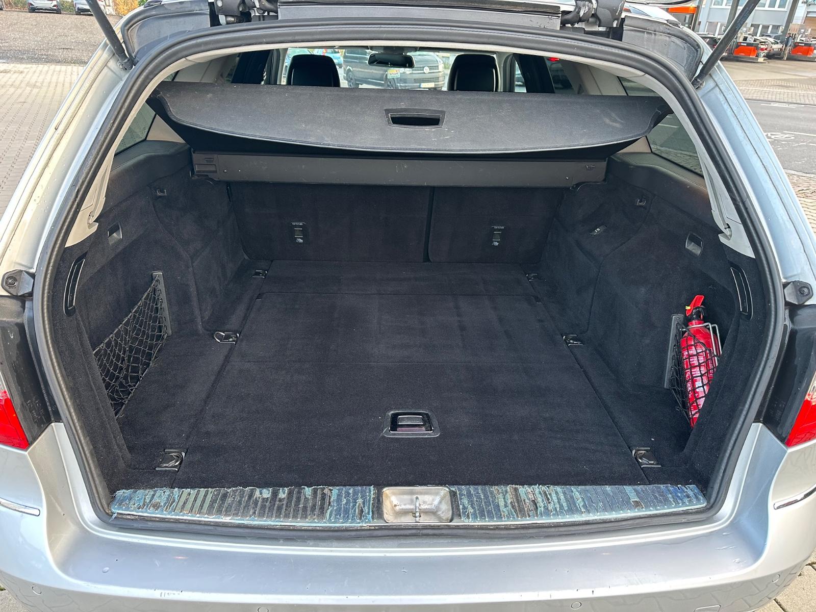 Mercedes-Benz E220 2010 — photo 15